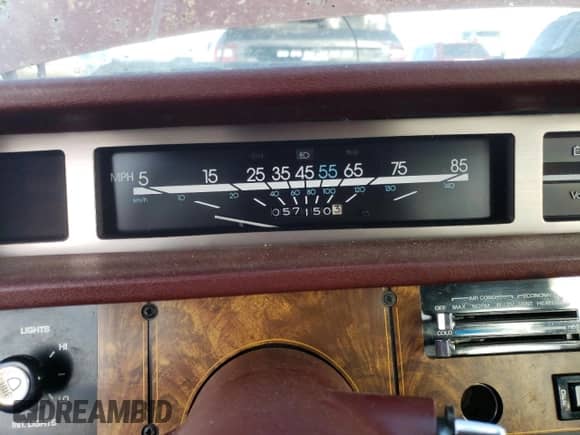 1982 Chevrolet Celebrity с VIN 1G1AW27RXCG123019, выставлен на аукционе Copart как лот 77016544 с пробегом 57 150 миль миль и Чистый • Clean title. История ставок и продаж доступна на DreamBid. Изображение 9.