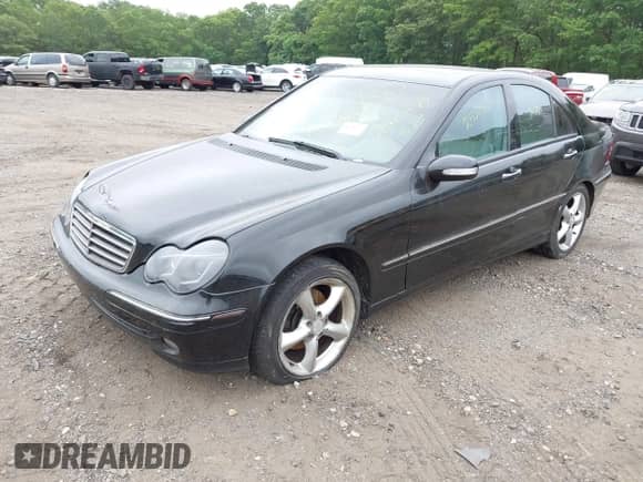 2006 Mercedes-Benz C 280 Luxury with VIN WDBRF92H56F738281, listed as a IAAI auction lot 42725601 with Not provided miles and . Bid and sale history available at DreamBid. Image 2.