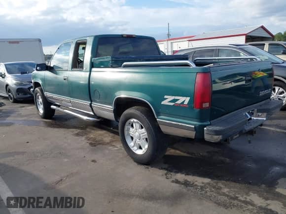 1996 Chevrolet Silverado 1500 with VIN 2GCEK19R3T1130144, listed as a IAAI auction lot 43324635 with 233,545 mi miles and . Bid and sale history available at DreamBid. Image 3.