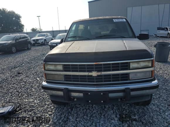 1992 Chevrolet Blazer z VIN 1GNEK18K8NJ305878, wystawiony jako Copart lot #57455125 z przebiegiem 202 240 mil mil oraz Czysty tytuł • Clean title. Historia ofert i sprzedaży dostępna na DreamBid. Obrazek 5.