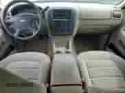 2002 Ford Explorer XLT с VIN 1FMZU73E32ZB85425, выставлен на аукционе Copart как лот 80074465 с пробегом 143 997 миль миль и Списание • Salvage title. История ставок и продаж доступна на DreamBid. Изображение 8.
