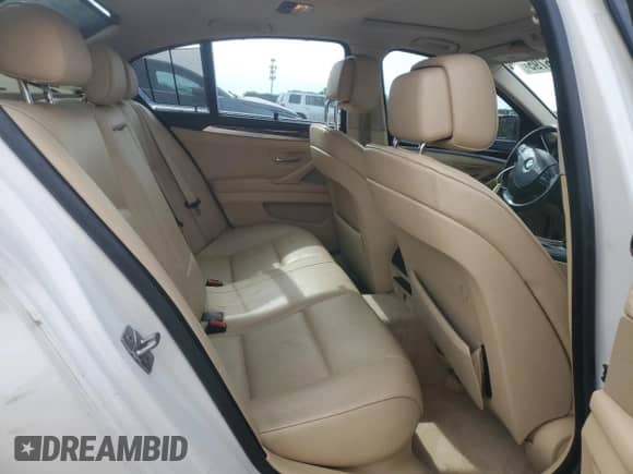 2011 BMW 5 Series 528i с VIN WBAFR1C54BDJ97986, выставлен на аукционе Copart как лот 84646795 с пробегом 212 594 миль миль и Списание • Salvage title. История ставок и продаж доступна на DreamBid. Изображение 10.