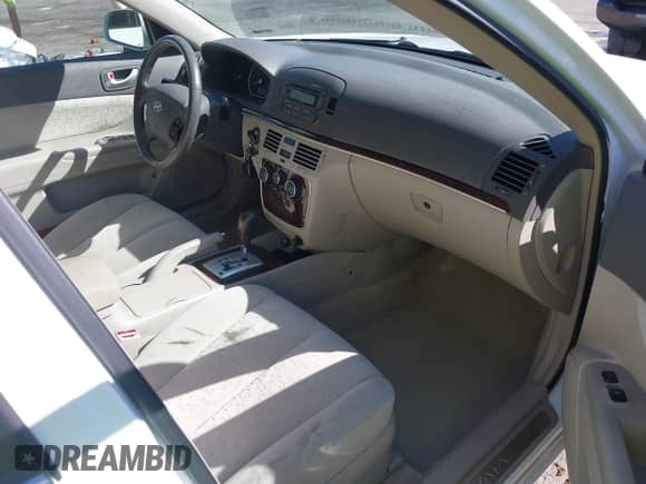 2006 Hyundai Sonata GLS z VIN 5NPEU46F76H104607, wystawiony jako IAAI lot #43332978 z przebiegiem 117 771 mil mil oraz . Historia ofert i sprzedaży dostępna na DreamBid. Obrazek 5.