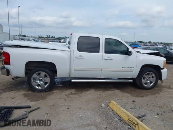 2011 Chevrolet Silverado 1500 LTZ с VIN 3GCPCTE06BG167638, выставлен на аукционе IAAI как лот 42377546 с пробегом 215 076 миль миль и . История ставок и продаж доступна на DreamBid. Изображение 14.