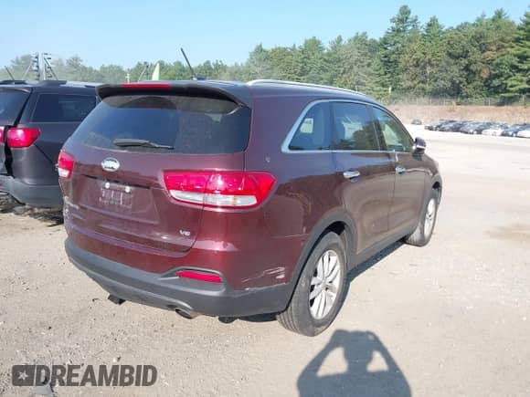 2018 Kia Sorento LX with VIN 5XYPG4A59JG359404, listed as a IAAI auction lot 42931438 with 84,413 mi miles and . Bid and sale history available at DreamBid. Image 4.