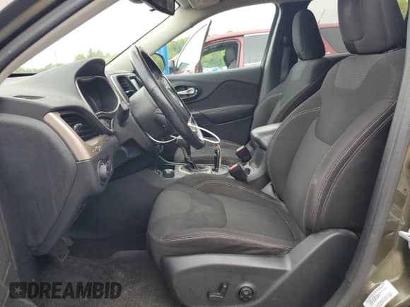 2016 Jeep Cherokee Latitude с VIN 1C4PJMCB5GW119427, выставлен на аукционе Copart как лот 56969345 с пробегом 112 266 миль миль и Списание • Salvage title. История ставок и продаж доступна на DreamBid. Изображение 7.