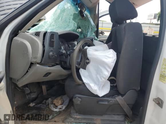2012 Chevrolet Silverado 2500HD Work Truck z VIN 1GB0CVCG0CF102966, wystawiony jako Copart lot #59737985 z przebiegiem Nie podano mil oraz Szkoda całkowita • Salvage title. Historia ofert i sprzedaży dostępna na DreamBid. Obrazek 7.