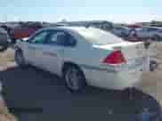 2008 Chevrolet Impala LTZ z VIN 2G1WU583489171161, wystawiony jako IAAI lot #43434545 z przebiegiem 316 780 mil mil oraz . Historia ofert i sprzedaży dostępna na DreamBid. Obrazek 3.