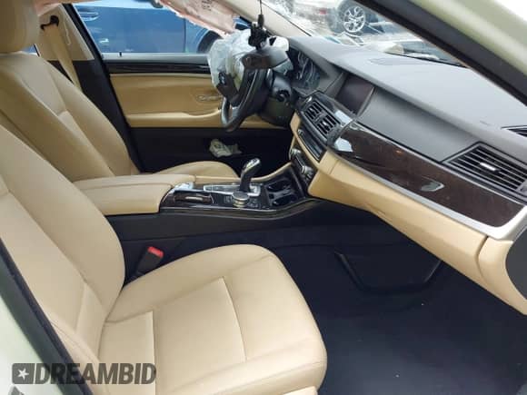 2016 BMW 5 Series 528i xDrive с VIN WBA5A7C52GG643466, выставлен на аукционе IAAI как лот 42693556 с пробегом 72 121 миль миль и . История ставок и продаж доступна на DreamBid. Изображение 5.