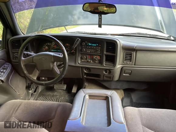 2007 Chevrolet Silverado 1500 LS с VIN 2GCEC13V071103556, выставлен на аукционе Copart как лот 80582815 с пробегом 177 667 миль миль и Чистый • Clean title. История ставок и продаж доступна на DreamBid. Изображение 9.