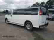 2004 Chevrolet Express Passenger z VIN 1GAHG39U641208561, wystawiony jako Copart lot #47579375 z przebiegiem Nie podano mil oraz Szkoda całkowita • Salvage title. Historia ofert i sprzedaży dostępna na DreamBid. Obrazek 2.