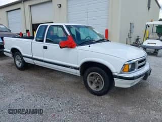1995 Chevrolet S-10 LS с VIN 1GCCS19Z0S8245450, выставлен на аукционе IAAI как лот 42763433 с пробегом 126 300 миль миль и . История ставок и продаж доступна на DreamBid. Изображение 1.
