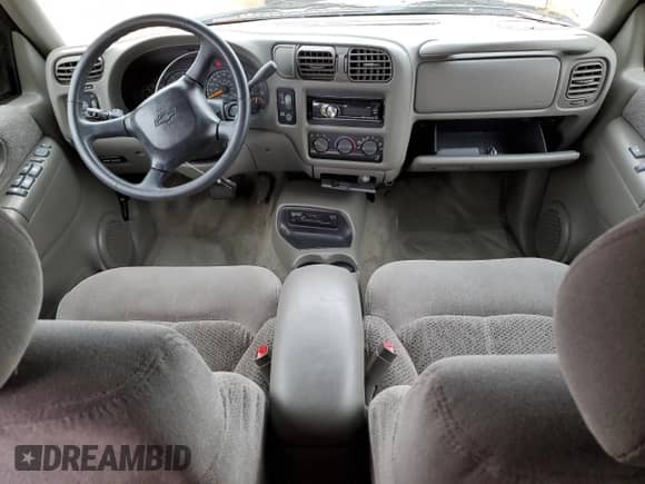 2000 Chevrolet Blazer LT with VIN 1GNCS13W3Y2213772, listed as a Copart auction lot 79964794 with 80,090 mi miles and Salvage title. Bid and sale history available at DreamBid. Image 8.