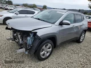 2019 Jeep Compass Altitude with VIN 3C4NJCBB5KT727076, listed as a Copart auction lot 81594555 with 56,581 mi miles and Salvage title. Bid and sale history available at DreamBid. Image 1.