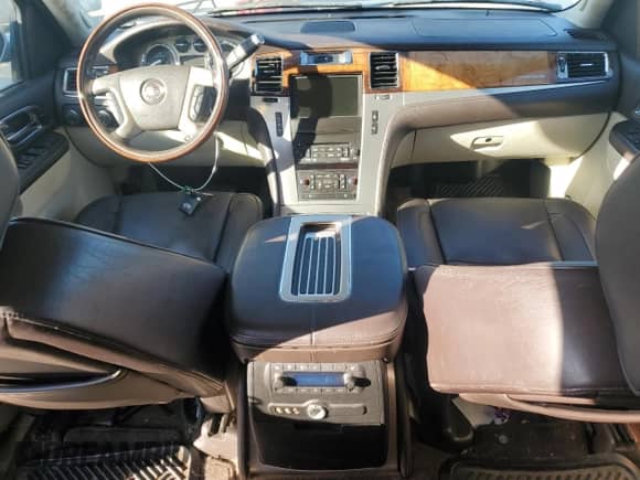 2011 Cadillac Escalade with VIN 1GYS4FEJ6BR303441, listed as a Copart auction lot 42779755 with 115,044 mi miles and Clean title. Bid and sale history available at DreamBid. Image 8.