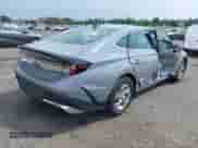 2025 Hyundai Sonata SE z VIN KMHL24JA4SA439734, wystawiony jako IAAI lot #42884390 z przebiegiem 3 832 mil mil oraz . Historia ofert i sprzedaży dostępna na DreamBid. Obrazek 4.