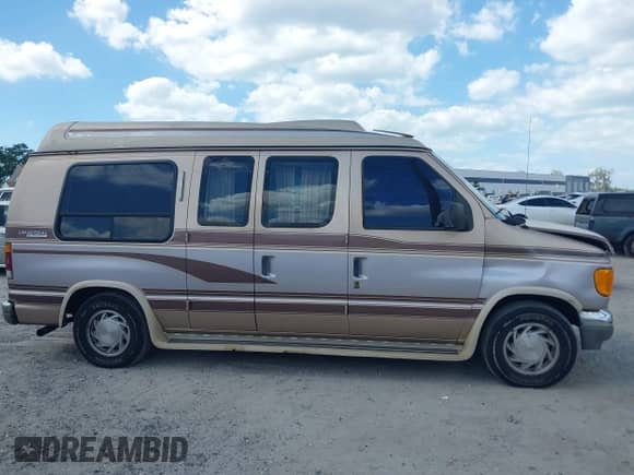 1994 Ford Econoline Cargo with VIN 1FDEE14N5RHB72537, listed as a IAAI auction lot 41968893 with 245,866 mi miles and . Bid and sale history available at DreamBid. Image 13.