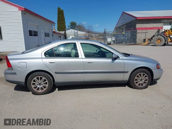 2004 Volvo S60 с VIN YV1RS61T242361425, выставлен на аукционе IAAI как лот 41987136 с пробегом 221 533 миль миль и . История ставок и продаж доступна на DreamBid. Изображение 14.