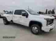 2022 Chevrolet Silverado 3500HD LTZ z VIN 1GC4YUEY4NF259692, wystawiony jako Copart lot #50911975 z przebiegiem 247 201 mil mil oraz Szkoda całkowita • Salvage title. Historia ofert i sprzedaży dostępna na DreamBid. Obrazek 4.