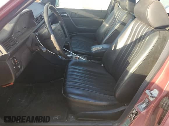 1989 Mercedes-Benz 300 E with VIN WDBEA30D9KB020969, listed as a Copart auction lot 69639114 with 97,395 mi miles and Clean title. Bid and sale history available at DreamBid. Image 7.