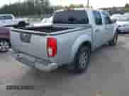 2018 Nissan Frontier SV z VIN 1N6AD0EV3JN732153, wystawiony jako IAAI lot #43360135 z przebiegiem 133 668 mil mil oraz . Historia ofert i sprzedaży dostępna na DreamBid. Obrazek 4.