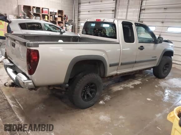 2005 Chevrolet Colorado LS Z85 z VIN 1GCCS196058264963, wystawiony jako IAAI lot #41189683 z przebiegiem 99 385 mil mil oraz . Historia ofert i sprzedaży dostępna na DreamBid. Obrazek 4.