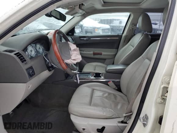 2008 Chrysler 300 Limited с VIN 2C3KK33G68H253302, выставлен на аукционе Copart как лот 45919505 с пробегом 212 023 миль миль и Чистый • Clean title. История ставок и продаж доступна на DreamBid. Изображение 7.