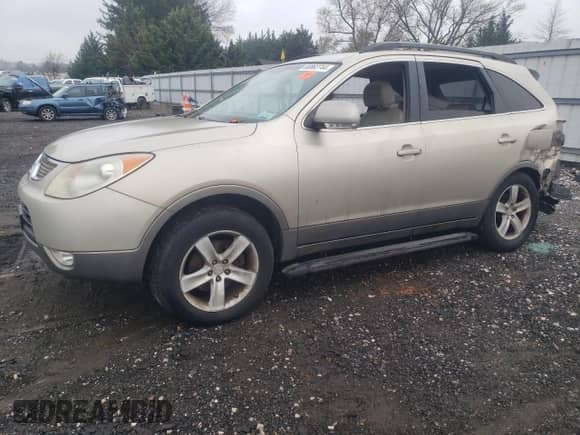 2009 Hyundai Veracruz GLS with VIN KM8NU73C69U079815, listed as a Copart auction lot 44301325 with 197,854 mi miles and Non repairable. Bid and sale history available at DreamBid. Image 1.
