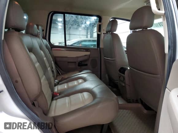 2003 Ford Explorer with VIN 1FMZU84K33ZB53800, listed as a Copart auction lot 46228105 with 185,178 mi miles and Non repairable. Bid and sale history available at DreamBid. Image 11.