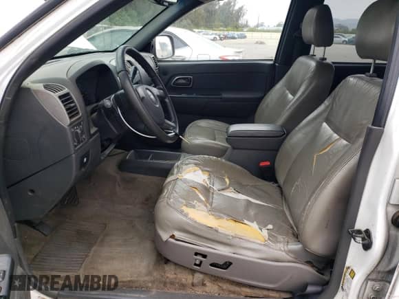 2004 Chevrolet Colorado 1SF LS Z71 z VIN 1GCDS136048146942, wystawiony jako Copart lot #65814155 z przebiegiem 205 345 mil mil oraz Czysty tytuł • Clean title. Historia ofert i sprzedaży dostępna na DreamBid. Obrazek 7.