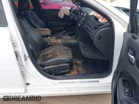 2014 Chrysler 300 S с VIN 2C3CCABT2EH222192, выставлен на аукционе IAAI как лот 42322545 с пробегом 158 764 миль миль и . История ставок и продаж доступна на DreamBid. Изображение 5.