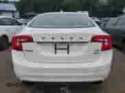 2015 Volvo S60 T5 Premier z VIN YV1612TBXF1310718, wystawiony jako Copart lot #67234645 z przebiegiem 151 555 mil mil oraz Szkoda całkowita • Salvage title. Historia ofert i sprzedaży dostępna na DreamBid. Obrazek 6.