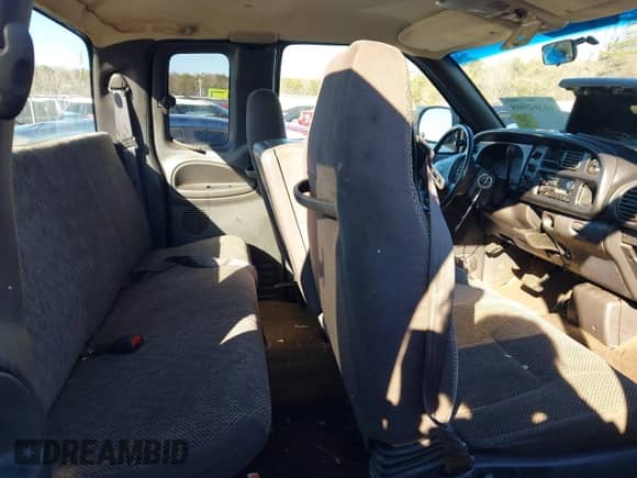 2000 Dodge 1500 с VIN 1B7HC13Y7YJ180942, выставлен на аукционе IAAI как лот 41362908 с пробегом 398 452 миль миль и . История ставок и продаж доступна на DreamBid. Изображение 8.