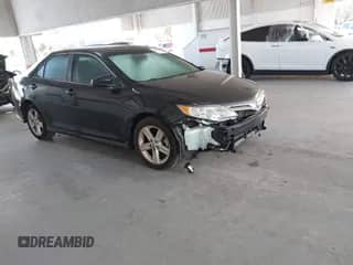 2013 Toyota Camry SE z VIN 4T1BF1FK2DU251019, wystawiony jako IAAI lot #43280108 z przebiegiem 105 295 mil mil oraz . Historia ofert i sprzedaży dostępna na DreamBid. Obrazek 1.