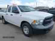 2021 Ram 1500 Tradesman z VIN 1C6RR6FG9MS563280, wystawiony jako IAAI lot #43500043 z przebiegiem 26 581 mil mil oraz . Historia ofert i sprzedaży dostępna na DreamBid. Obrazek 1.