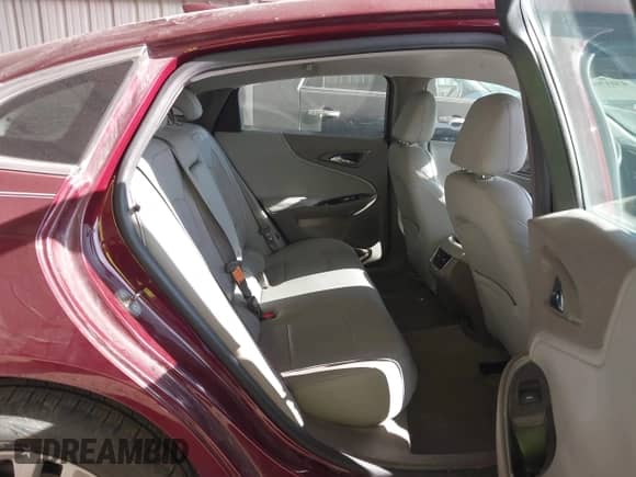 2016 Chevrolet Malibu LT z VIN 1G1ZE5ST3GF169832, wystawiony jako IAAI lot #43037008 z przebiegiem 137 720 mil mil oraz . Historia ofert i sprzedaży dostępna na DreamBid. Obrazek 8.