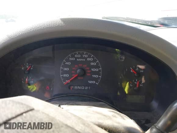 2005 Ford F-150 XL с VIN 1FTRF12245NC08743, выставлен на аукционе IAAI как лот 43335889 с пробегом 276 183 миль миль и . История ставок и продаж доступна на DreamBid. Изображение 7.