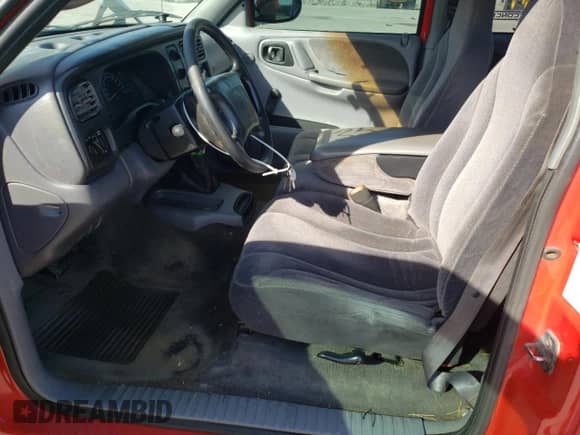2000 Dodge Dakota Sport with VIN 1B7GL22N5YS524111, listed as a Copart auction lot 46151735 with 516,925 mi miles and Salvage title. Bid and sale history available at DreamBid. Image 7.