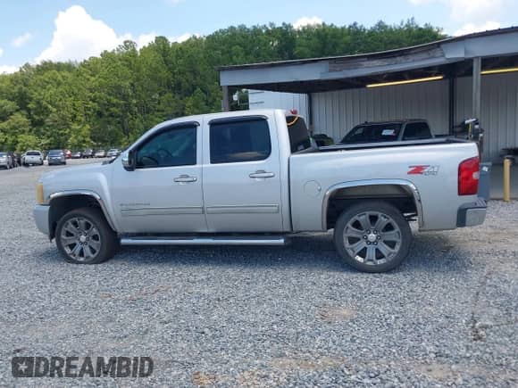 2010 Chevrolet Silverado 1500 LTZ with VIN 3GCRKTE37AG294399, listed as a IAAI auction lot 42594267 with 361,299 mi miles and . Bid and sale history available at DreamBid. Image 14.