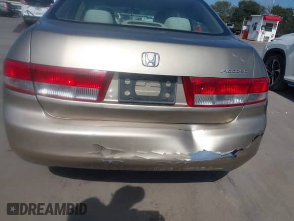 2004 Honda Accord LX z VIN 3HGCM56374G706613, wystawiony jako IAAI lot #43530856 z przebiegiem 198 459 mil mil oraz . Historia ofert i sprzedaży dostępna na DreamBid. Obrazek 6.