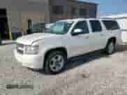 2010 Chevrolet Suburban LTZ z VIN 1GNUKKE31AR253245, wystawiony jako Copart lot #60351805 z przebiegiem 198 806 mil mil oraz Czysty tytuł • Clean title. Historia ofert i sprzedaży dostępna na DreamBid. Obrazek 1.