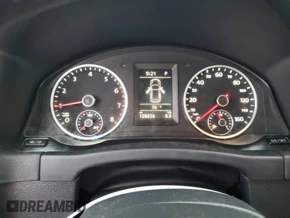 2013 Volkswagen Tiguan SE z VIN WVGAV3AX9DW056696, wystawiony jako Copart lot #54721695 z przebiegiem 108 656 mil mil oraz Szkoda całkowita • Salvage title. Historia ofert i sprzedaży dostępna na DreamBid. Obrazek 9.