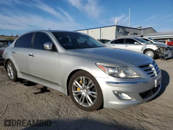 2012 Hyundai Genesis 4.6L с VIN KMHGC4DF9CU169793, выставлен на аукционе Copart как лот 54204315 с пробегом 106 533 миль миль и Списание • Salvage title. История ставок и продаж доступна на DreamBid. Изображение 4.