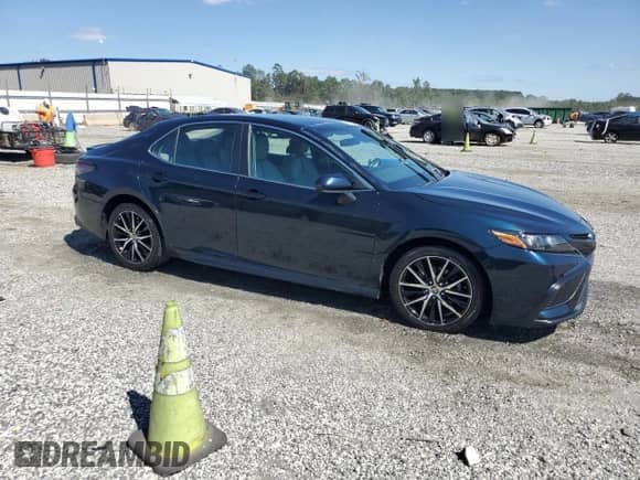 2021 Toyota Camry SE Nightshade z VIN 4T1G11AK5MU415651, wystawiony jako Copart lot #80165355 z przebiegiem 85 606 mil mil oraz Szkoda całkowita • Salvage title. Historia ofert i sprzedaży dostępna na DreamBid. Obrazek 4.