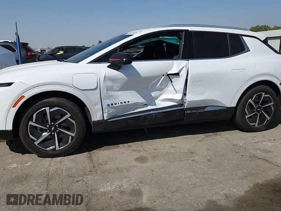 2024 Chevrolet Equinox EV LT z VIN 3GN7DLRP9RS279773, wystawiony jako Copart lot #71638445 z przebiegiem 17 333 mil mil oraz Szkoda całkowita • Salvage title. Historia ofert i sprzedaży dostępna na DreamBid. Obrazek 13.
