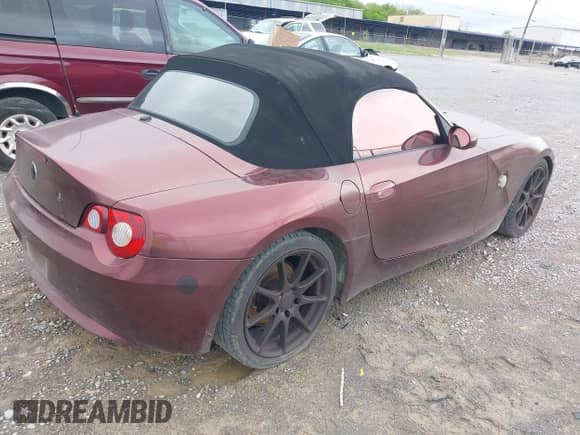 2005 BMW Z4 3.0i с VIN 4USBT53595LU10123, выставлен на аукционе IAAI как лот 41950475 с пробегом 144 506 миль миль и . История ставок и продаж доступна на DreamBid. Изображение 4.