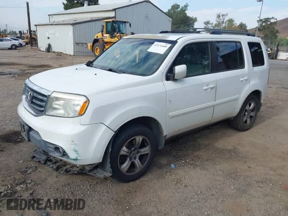 2013 Honda Pilot EX-L with VIN 5FNYF3H57DB013029, listed as a IAAI auction lot 43271400 with 137,407 mi miles and . Bid and sale history available at DreamBid. Image 2.