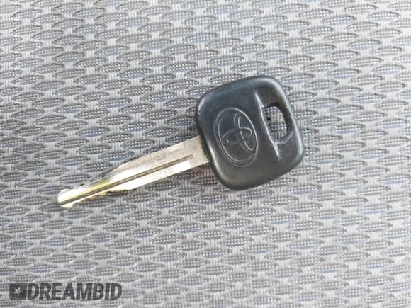 2007 Toyota Tacoma with VIN 5TENX22NX7Z401118, listed as a IAAI auction lot 43560235 with 335,737 mi miles and . Bid and sale history available at DreamBid. Image 11.