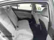 2017 Hyundai Elantra SE z VIN 5NPD84LF8HH033019, wystawiony jako IAAI lot #43259780 z przebiegiem 101 061 mil mil oraz . Historia ofert i sprzedaży dostępna na DreamBid. Obrazek 8.