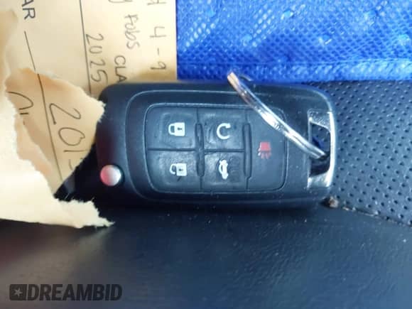 2015 Chevrolet SS z VIN 6G3F15RW2FL115219, wystawiony jako IAAI lot #41977920 z przebiegiem Nie podano mil oraz . Historia ofert i sprzedaży dostępna na DreamBid. Obrazek 11.